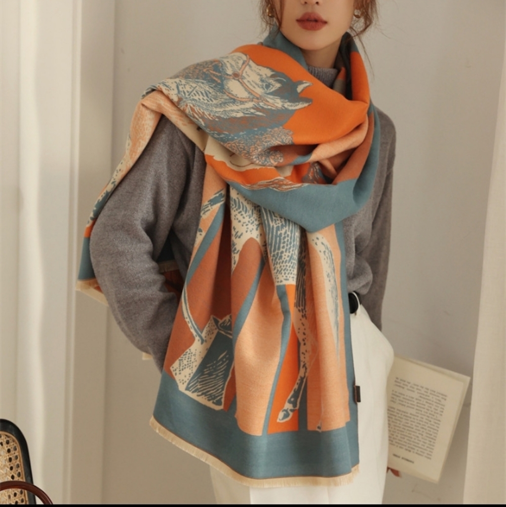 Elegant Cashmere Shawl - Picture 3 of 7